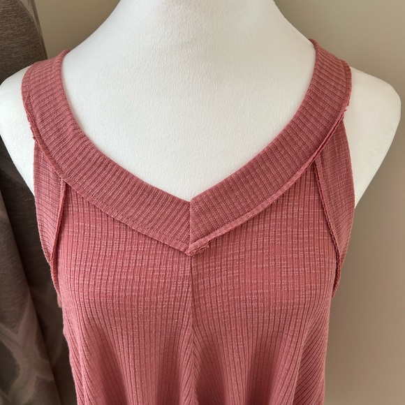 Pink Sleeveless Ribbed Top - Picture 2 of 7